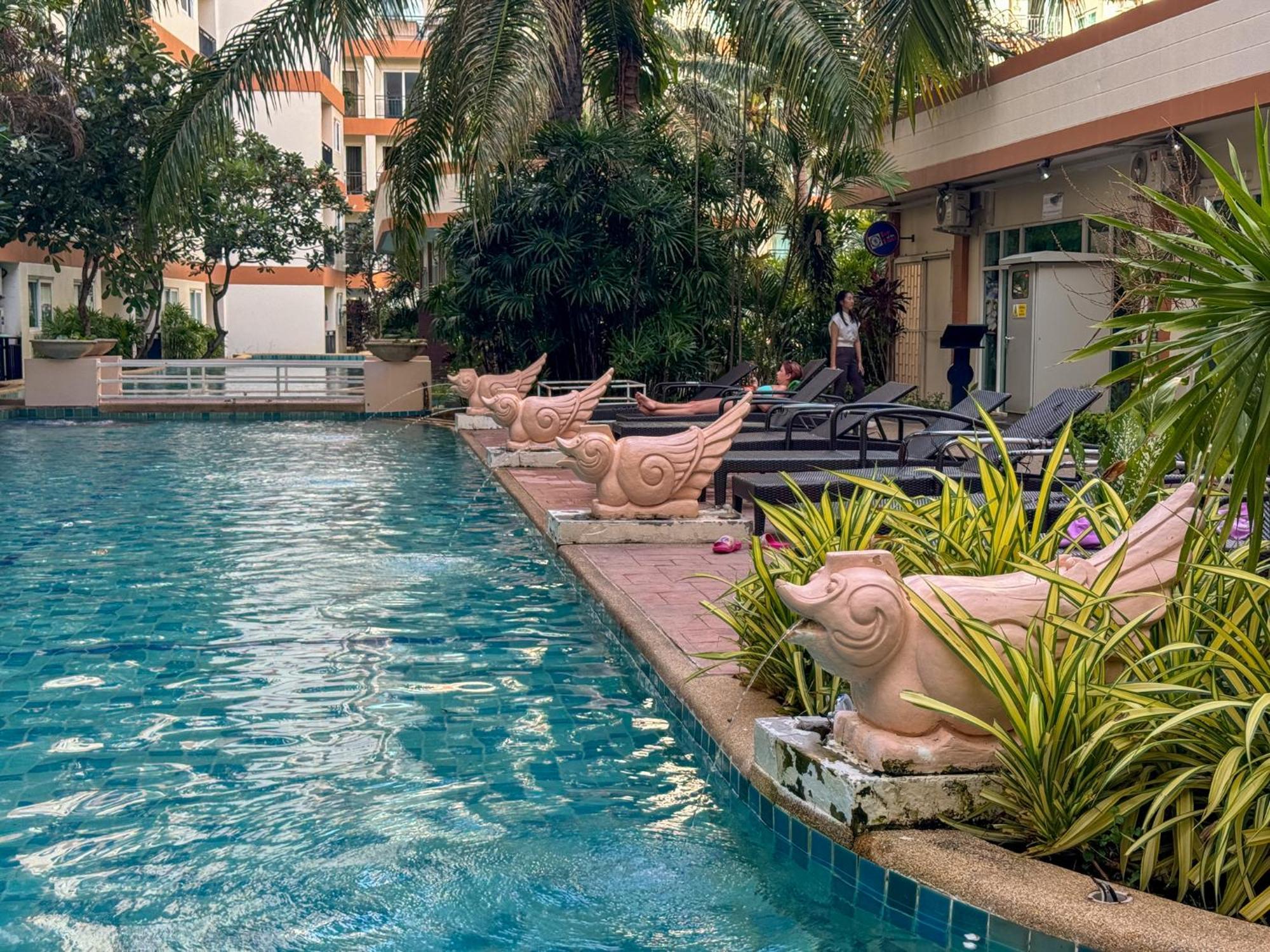 卧室直达泳池 全网最低价 到中天海滩5分钟 Pantai Jomtien Bagian luar foto