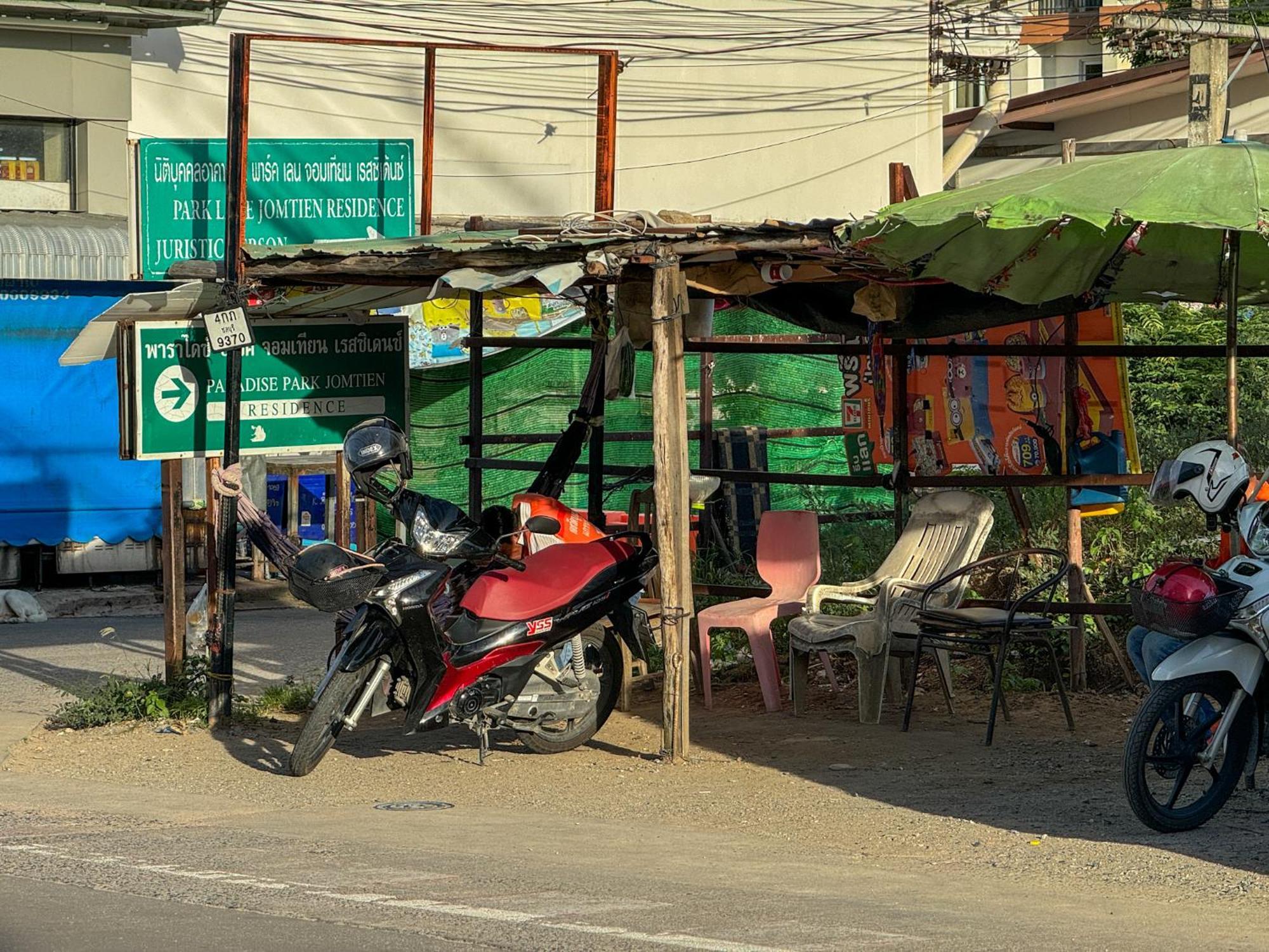 卧室直达泳池 全网最低价 到中天海滩5分钟 Pantai Jomtien Bagian luar foto