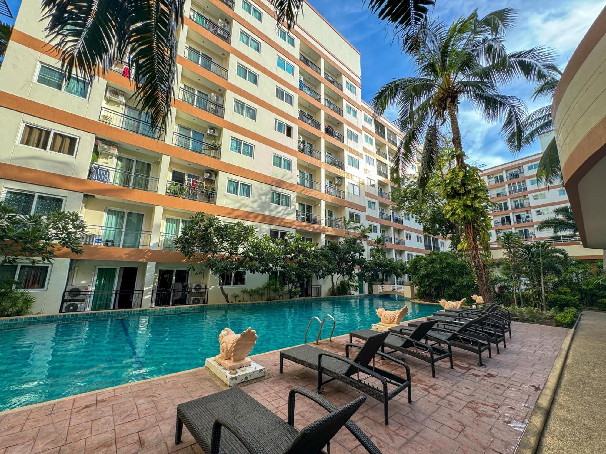 卧室直达泳池 全网最低价 到中天海滩5分钟 Pantai Jomtien Bagian luar foto